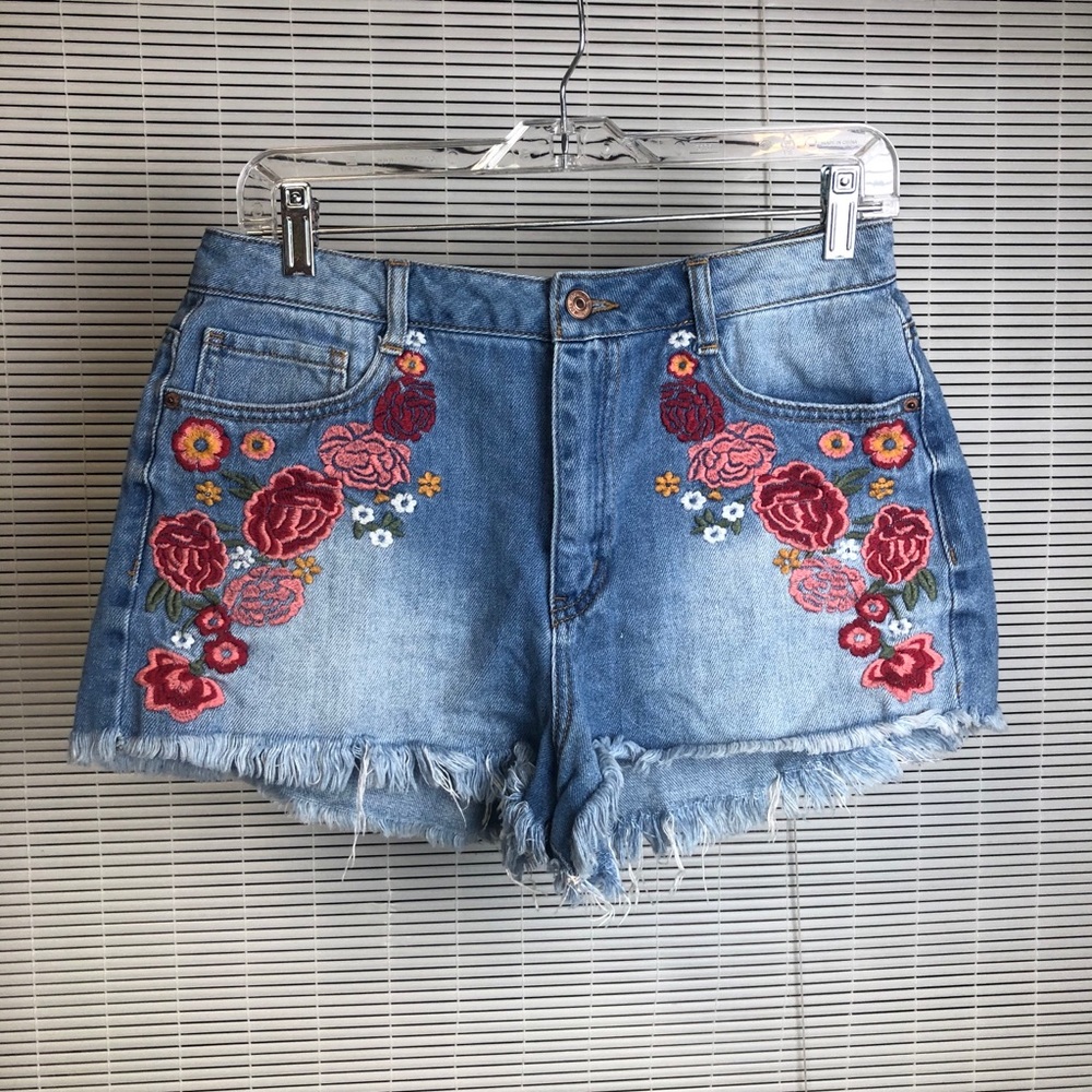 Floral Embroidered Frayed Jean Shorts